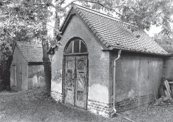 Das Leichenhaus auf dem Knautnaundorfer Friedhof
