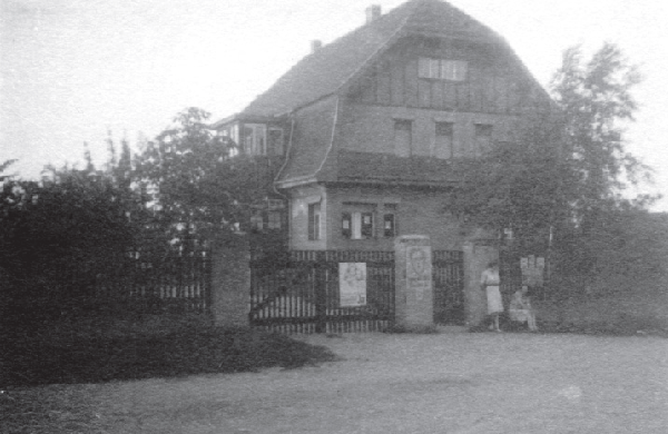 Das Gemeindeamt, ehemals Villa des Ritterguts, 1946